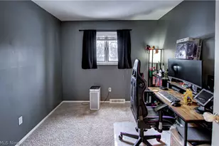 9559 Driftwood Dr, Olmsted Falls, OH 44138 - Photo 21