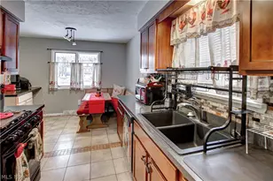 9559 Driftwood Dr, Olmsted Falls, OH 44138 - Photo 5