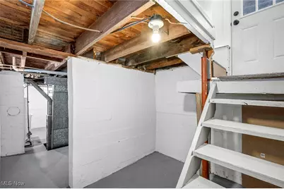 896 Indian Trail, Akron, OH 44314 - Photo 23