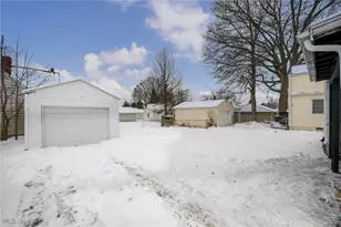 896 Indian Trail, Akron, OH 44314 - Photo 33