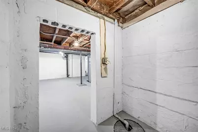 896 Indian Trail, Akron, OH 44314 - Photo 29