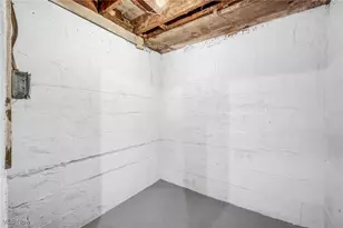 896 Indian Trail, Akron, OH 44314 - Photo 29