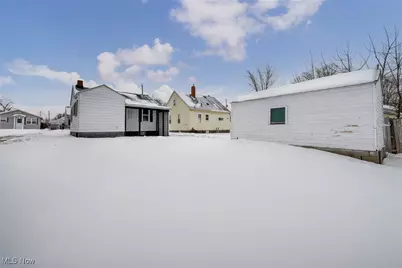 896 Indian Trail, Akron, OH 44314 - Photo 37