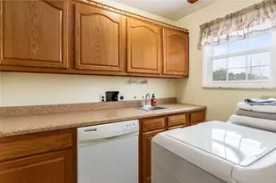 1078 Pfeifer Dr, Zanesville, OH 43701 - Photo 7