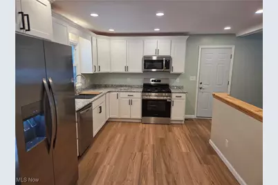 1075 NE River Road, Lake Milton, OH 44429 - Photo 11