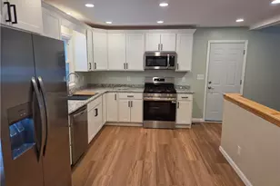 1075 NE River Rd, Lake Milton, OH 44429 - Photo 11