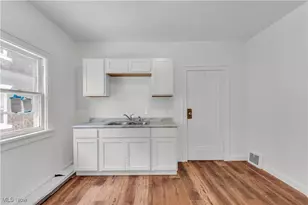 11909 Parkhill Ave, Loveland, OH 44120 - Photo 7