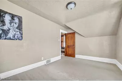 978 Delia Avenue, Akron, OH 44320 - Photo 17