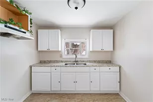 1824 Root Ave NE, Canton, OH 44705 - Photo 13