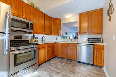 1617 NE Southpointe Circle NE, Canton, OH 44714 - Photo 3