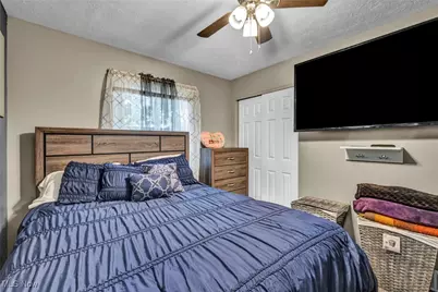 412 Stevenson Avenue, Akron, OH 44312 - Photo 17