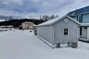 318 Bank St, Dennison, OH 44621 - Photo 5