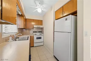 1134 W Maple St, North Canton, OH 44720 - Photo 7