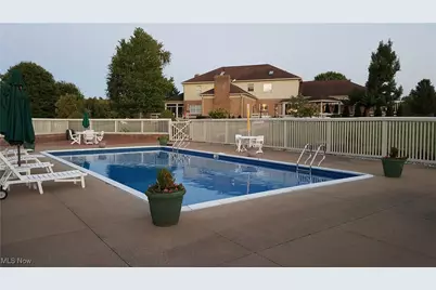 2250 Candlewood Lane, Akron, OH 44333 - Photo 3