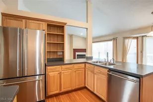 652 Marsh Way, Brunswick, OH 44212 - Photo 7