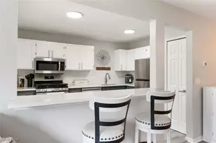 868 Tollis Pkwy, Grandview Heights, OH 44147 - Photo 11