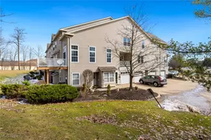 868 Tollis Pkwy, Grandview Heights, OH 44147 - Photo 1