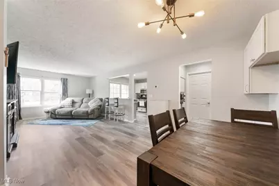 868 Tollis Parkway #A-L, Grandview Heights, OH 44147 - Photo 5