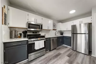 868 Tollis Parkway #A-L, Grandview Heights, OH 44147 - Photo 11