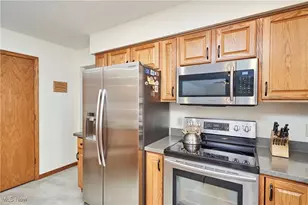 820 Lawrence Dr, Wadsworth, OH 44281 - Photo 13