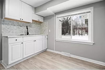 20214 Lanbury Avenue, Huber Heights, OH 44122 - Photo 9