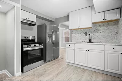 20214 Lanbury Avenue, Huber Heights, OH 44122 - Photo 7