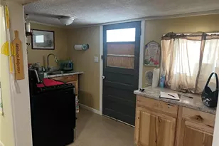 422 Jessamine St, Zanesville, OH 43701 - Photo 5