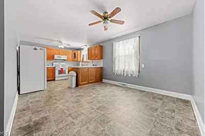 664 Fairview Place, Alliance, OH 44601 - Photo 3