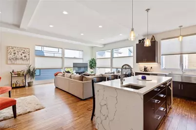 706 University Court, Loveland, OH 44113 - Photo 3