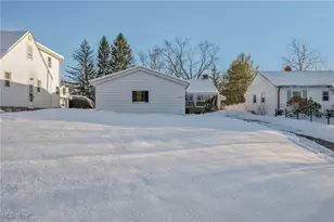 14750 Schreiber Rd, Maple Heights, OH 44137 - Photo 5