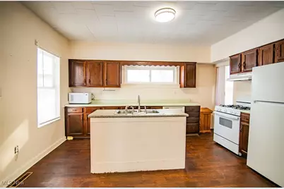 216 Blennerhassett Avenue, Belpre, OH 45714 - Photo 9