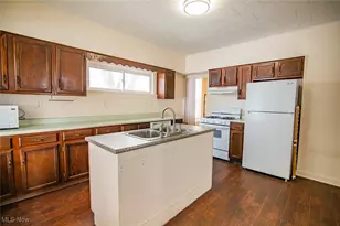 216 Blennerhassett Ave, Belpre, OH 45714 - Photo 7