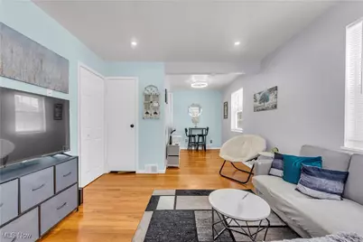 422 Clearview Drive #J10, Euclid, OH 44123 - Photo 5