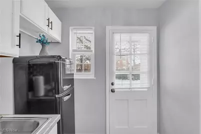 422 Clearview Drive #J10, Euclid, OH 44123 - Photo 11