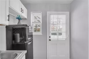 422 Clearview Dr, Euclid, OH 44123 - Photo 11