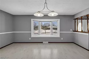 5770 N Crossview Rd, Green Hills, OH 44131 - Photo 13