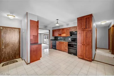 5770 N Crossview Road, Green Hills, OH 44131 - Photo 11