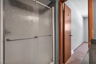 5770 N Crossview Rd, Green Hills, OH 44131 - Photo 19