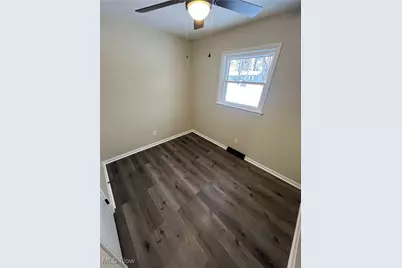 653 Chapel Lane, Campbell, OH 44405 - Photo 13