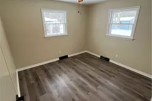 653 Chapel Ln, Campbell, OH 44405 - Photo 9