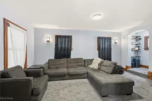 1556 Overlook Dr, Akron, OH 44314 - Photo 7