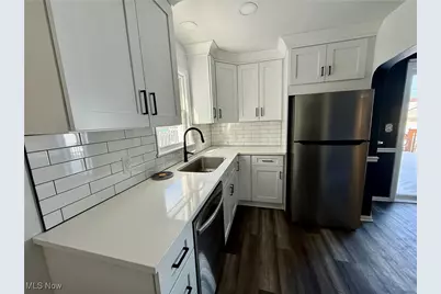 11011 Wallingford Avenue, Garfield Heights, OH 44125 - Photo 9