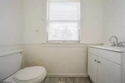 17909 Schenely Avenue, Loveland, OH 44119 - Photo 15