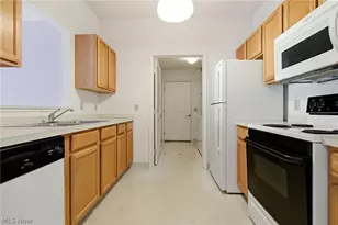 7283 Village Dr, Mentor, OH 44060 - Photo 17