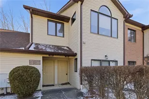 7283 Village Dr, Mentor, OH 44060 - Photo 9