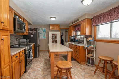 4795 Erie Avenue NW, Canal Fulton, OH 44614 - Photo 9