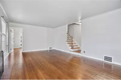 2292 S Overlook Road #1, Cleveland Heights, OH 44106 - Photo 7