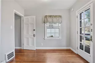 2292 S Overlook Rd, Cleveland Heights, OH 44106 - Photo 5