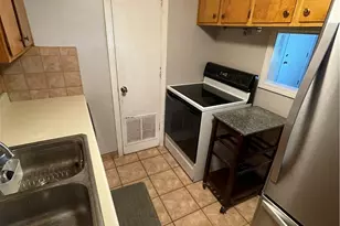 6930 Carriage Hill Dr, Brecksville, OH 44141 - Photo 7