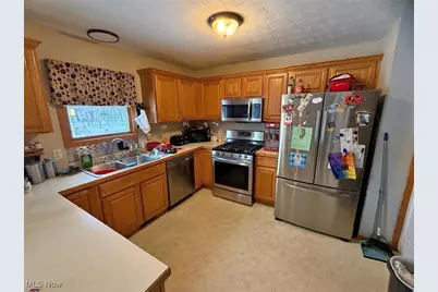 1461 Brookridge Avenue, Louisville, OH 44641 - Photo 5